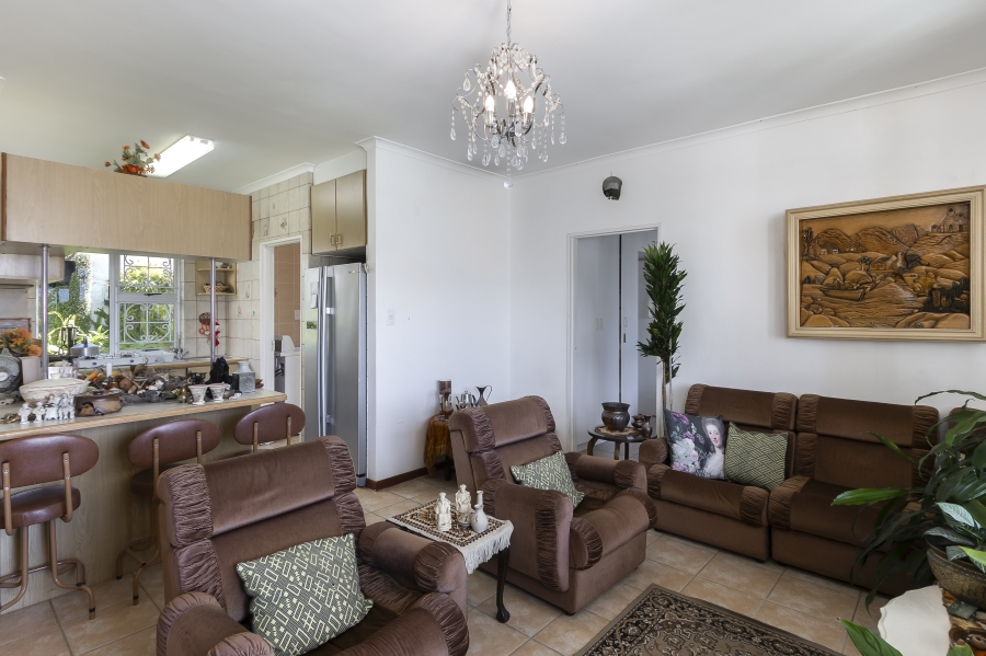 5 Bedroom Property for Sale in Lochnerhof Western Cape